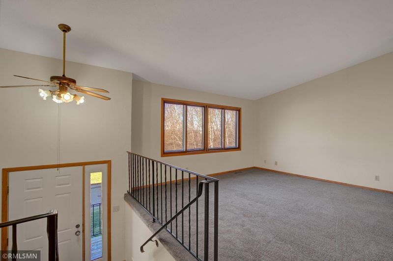 6844 Sandlewood Rd, Columbus, MN 55125