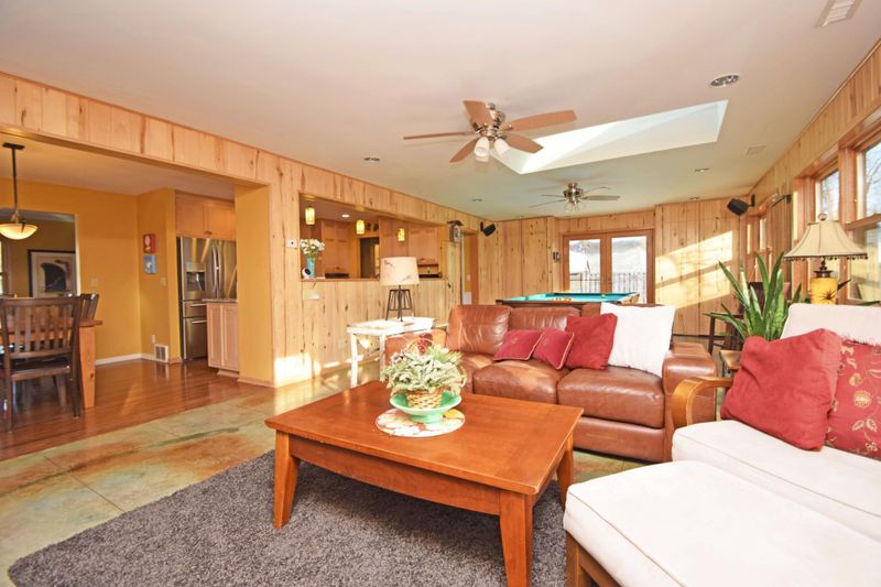 16237 The Strand, Minnetonka, MN 55345