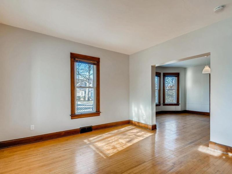 653 Lowry Ave NE, Minneapolis, MN 55418