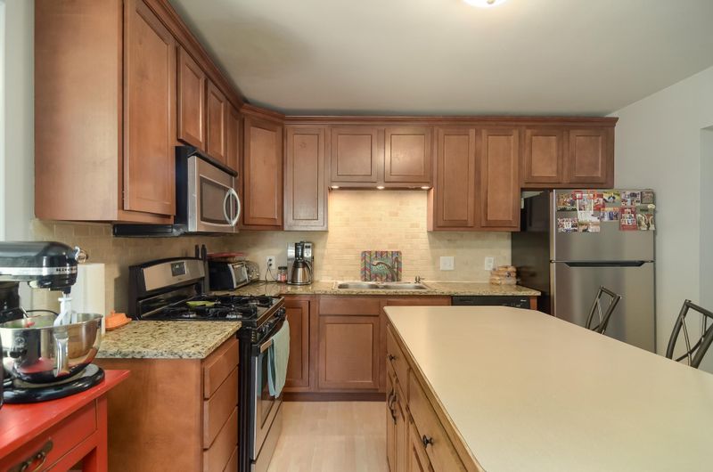 151 Mount Vernon Ave, Maplewood, MN 55117