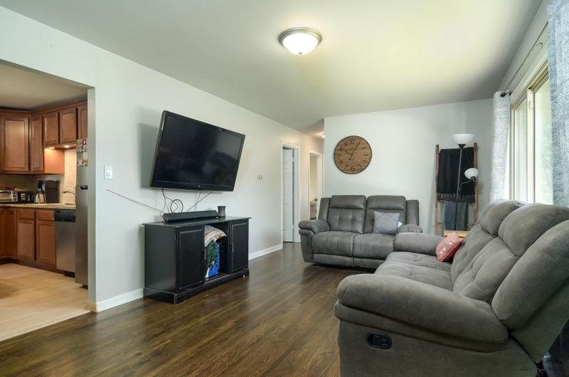 151 Mount Vernon Ave, Maplewood, MN 55117