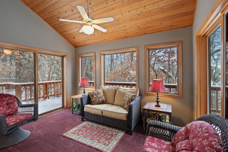 4646 Parkcliff Dr, Eagan, MN 55123