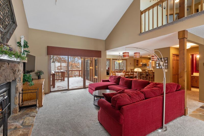 4646 Parkcliff Dr, Eagan, MN 55123
