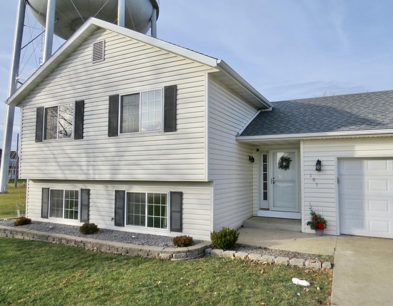101 Capelle St, Spring Valley, MN 55975
