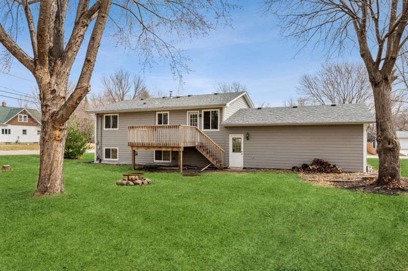 710 Lantha Ave SE, Cokato, MN 55321
