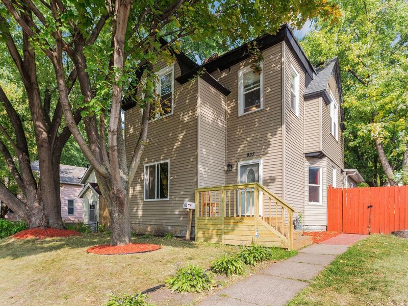 937 York Ave, Saint Paul, MN 55106