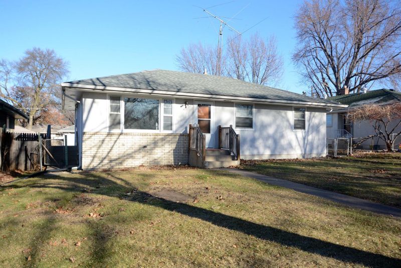 435 Montana Ave E, Saint Paul, MN 55130