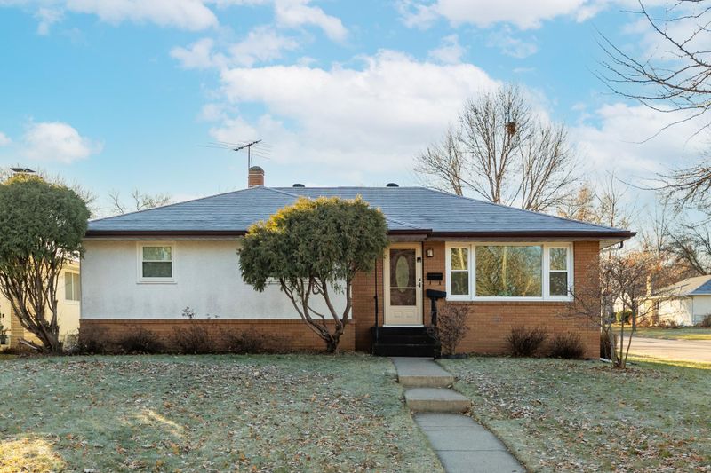 704 Iowa Ave E, Saint Paul, MN 55106