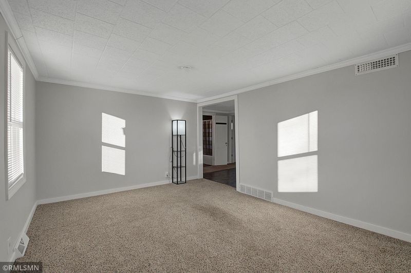 2812 7th Ave, Anoka, MN 55303