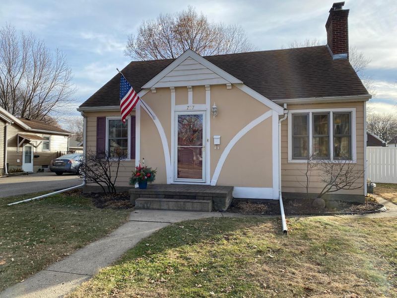 737 Belgrade Ave, North Mankato, MN 56003