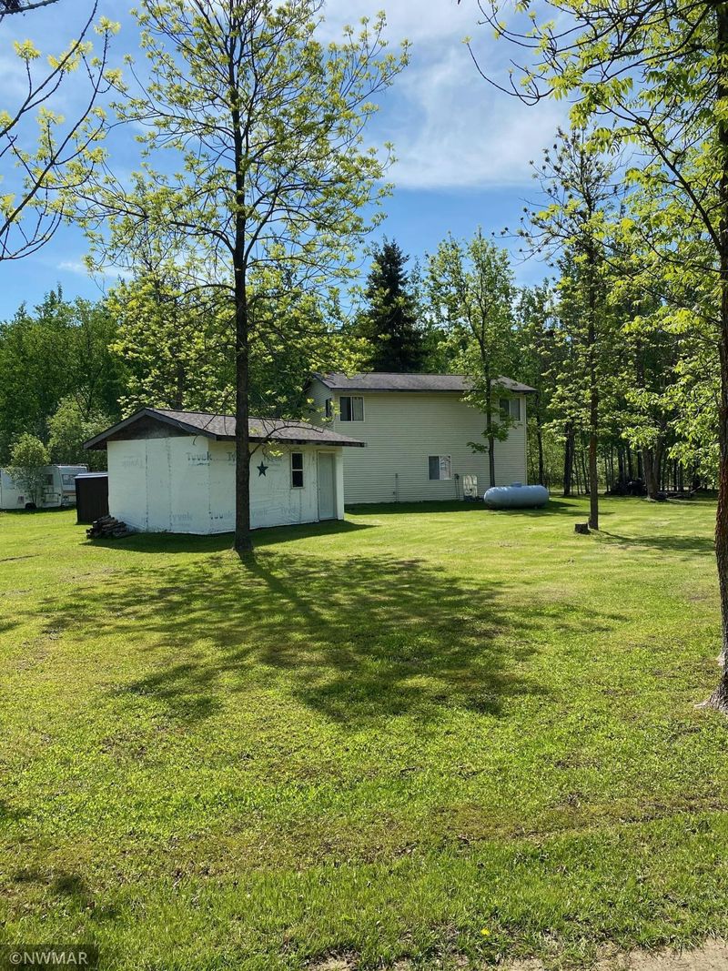 40651 575th Ave, Warroad, MN 56763