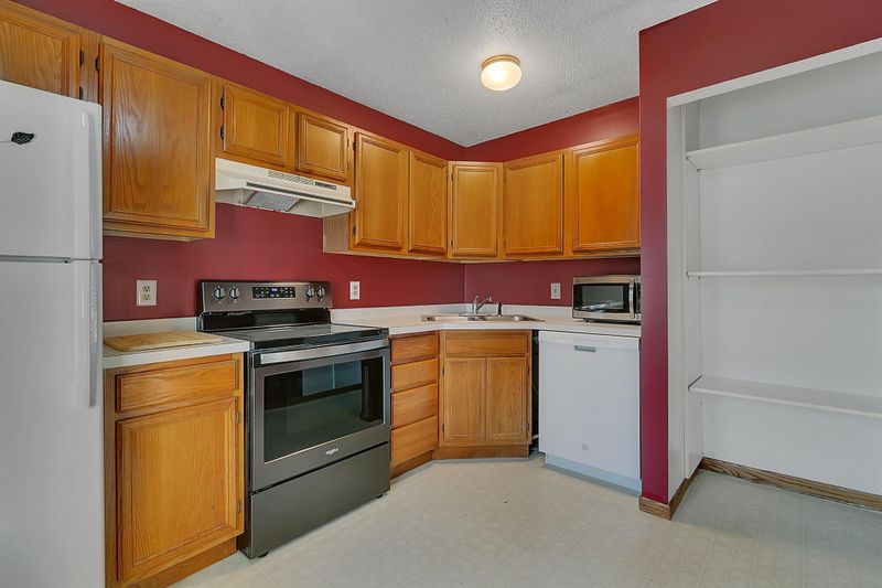 411 4th St NW, Little Falls, MN 56345