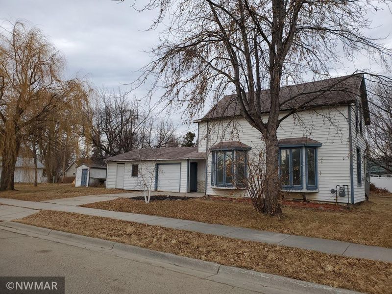 701 N Front St, Crookston, MN 56716