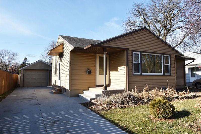 705 17th Ave NE, Rochester, MN 55906