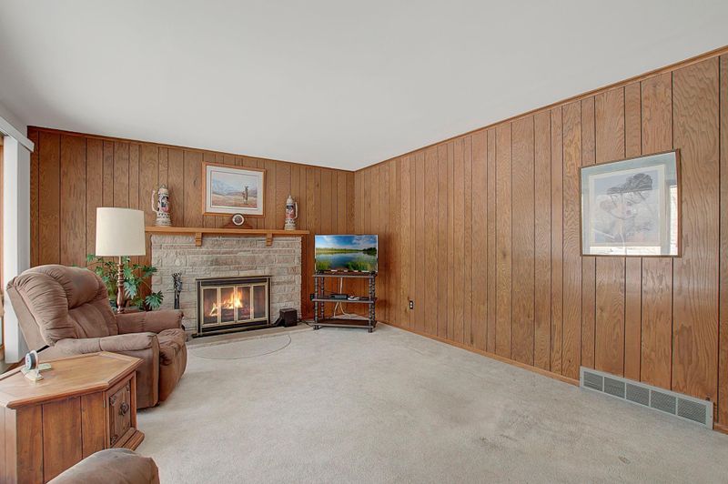 1821 Kolff St, Newport, MN 55055