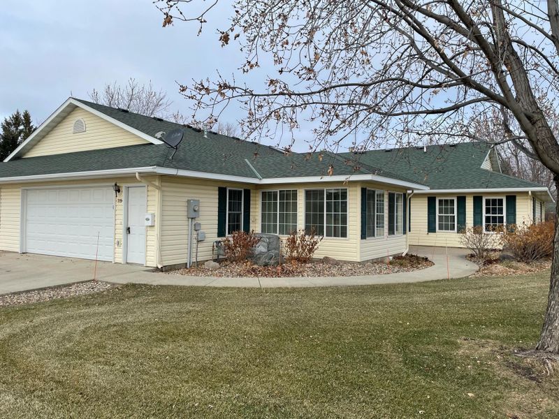 719 Paine Dr, Paynesville, MN 56362