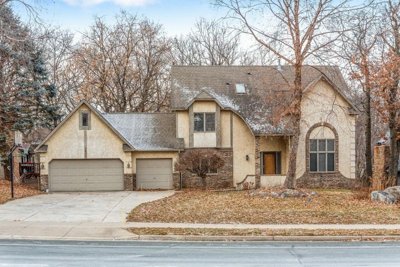 4805 Slater Rd, Eagan, MN 55122