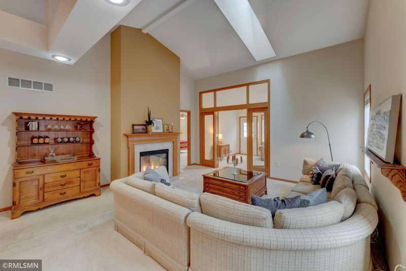 9420 Kimberly Ln N, Maple Grove, MN 55311