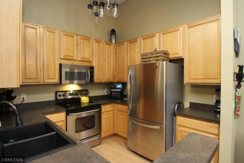 2217 Saint Johns Pl, Woodbury, MN 55129