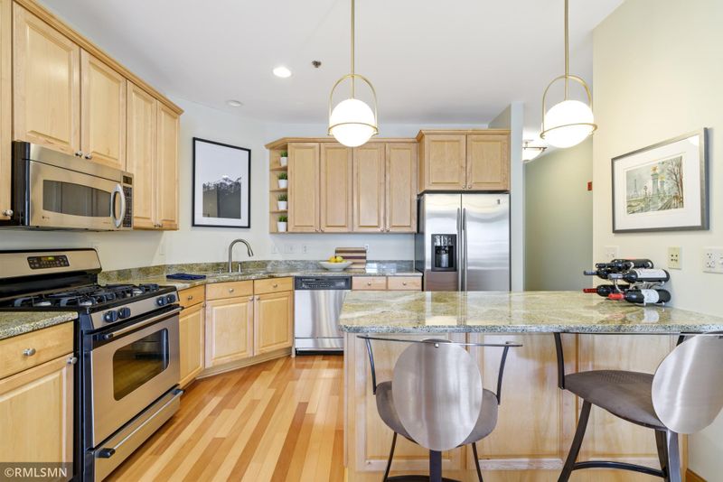 700 Grand Ave #206, Saint Paul, MN 55105