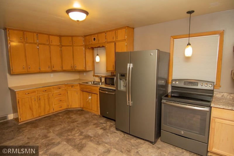 36 Elm St, Easton, MN 56025