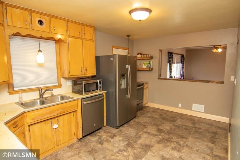 36 Elm St, Easton, MN 56025