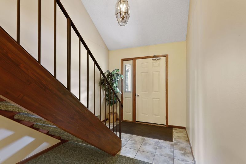 4380 Buckingham Ct #1402, Vadnais Heights, MN 55127