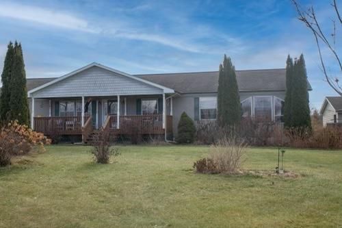 14085 350th St, Lindstrom, MN 55045