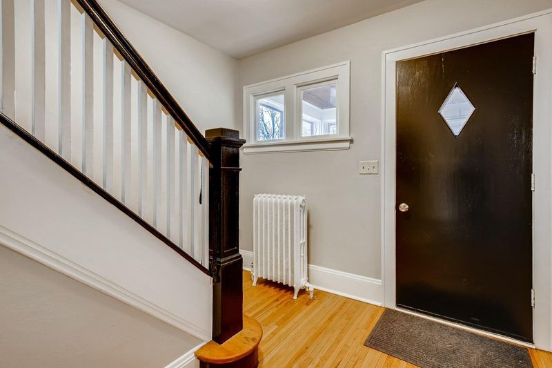 867 Magnolia Ave E, Saint Paul, MN 55106