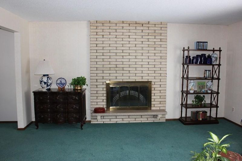 8033 Ensign Rd, Bloomington, MN 55438