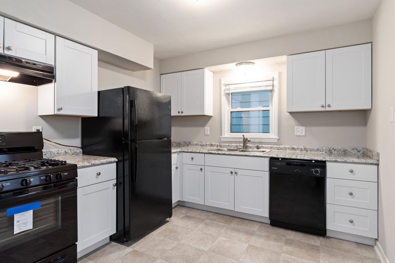 1525 University Ave NE, Minneapolis, MN 55413