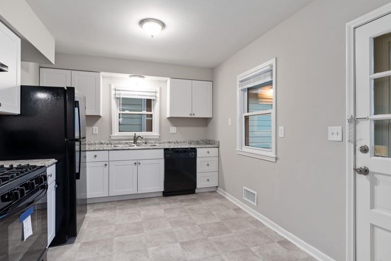 1525 University Ave NE, Minneapolis, MN 55413