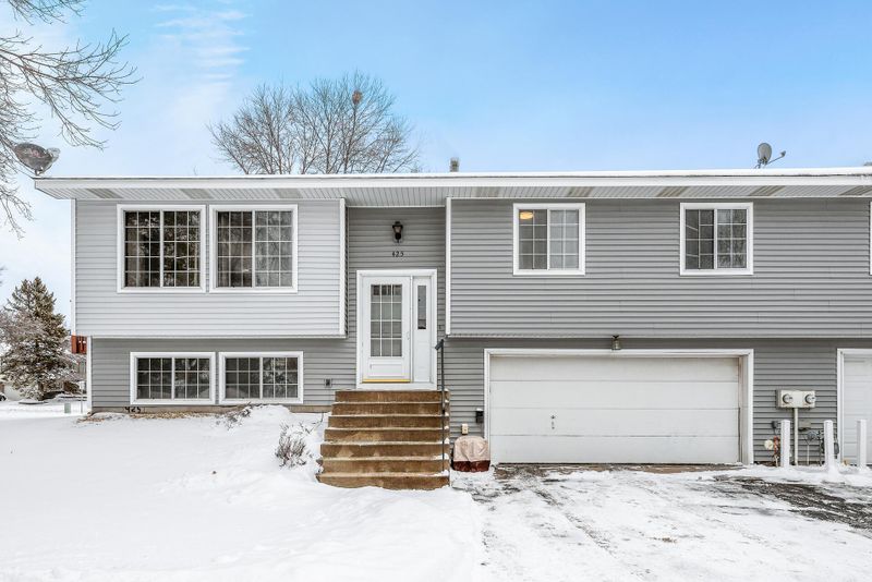 425 97th Ln NE, Blaine, MN 55434