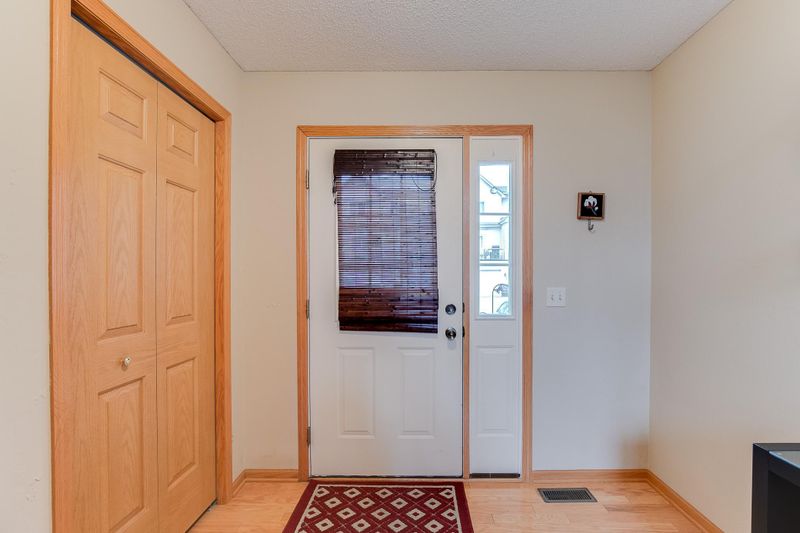 8111 Dana Pa, Inver Grove Heights, MN 55076
