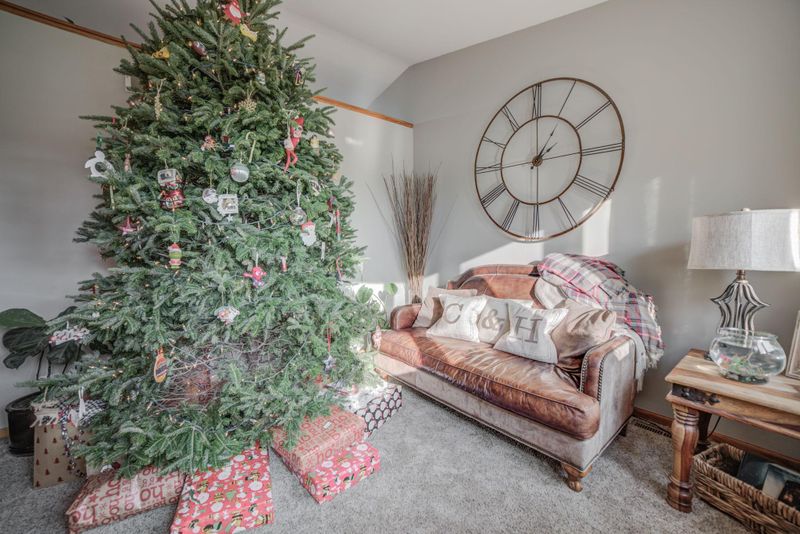920 W Main St, Belle Plaine, MN 56011