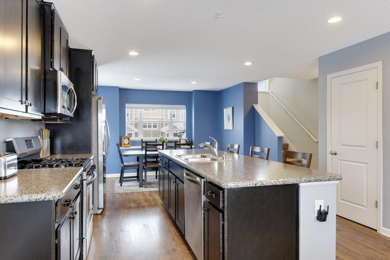 7526 Woods Edge Blvd, Lino Lakes, MN 55014