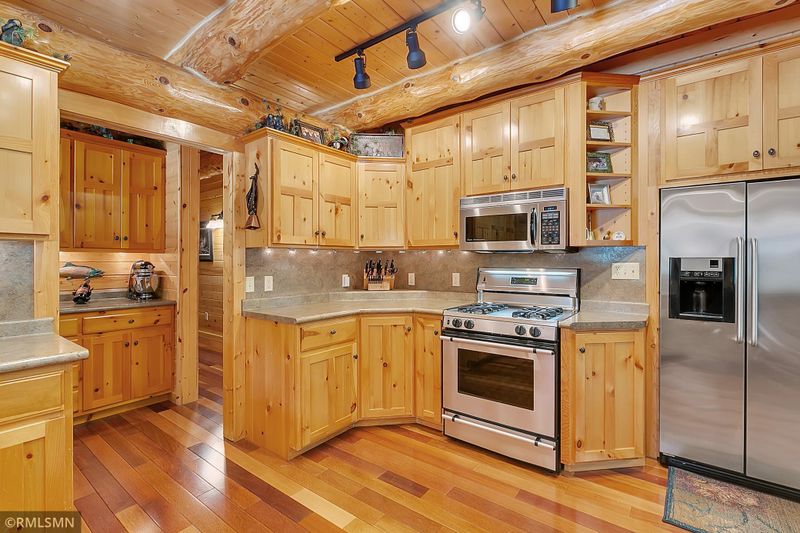 19275 Eaglewood Rd, Clearwater, MN 55320