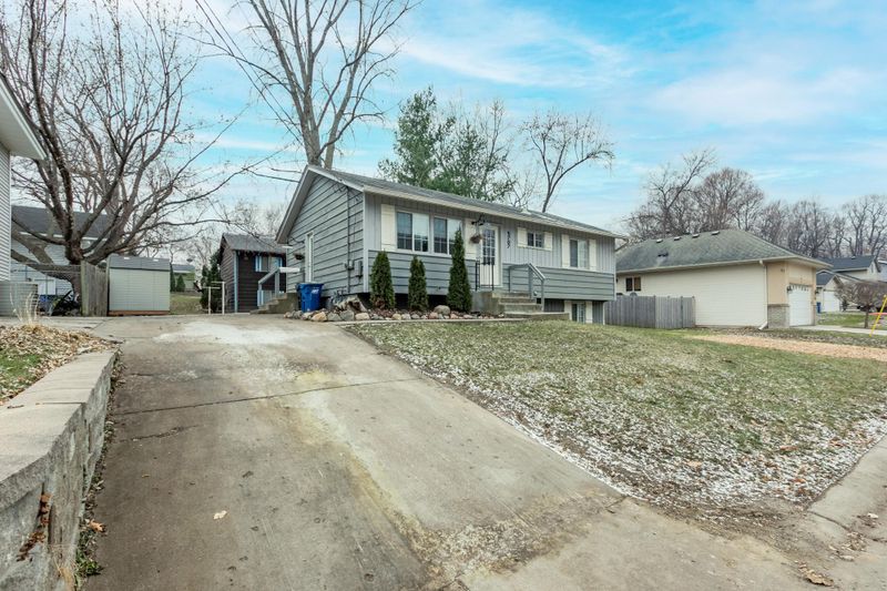 4707 Aberdeen Rd, Mound, MN 55364