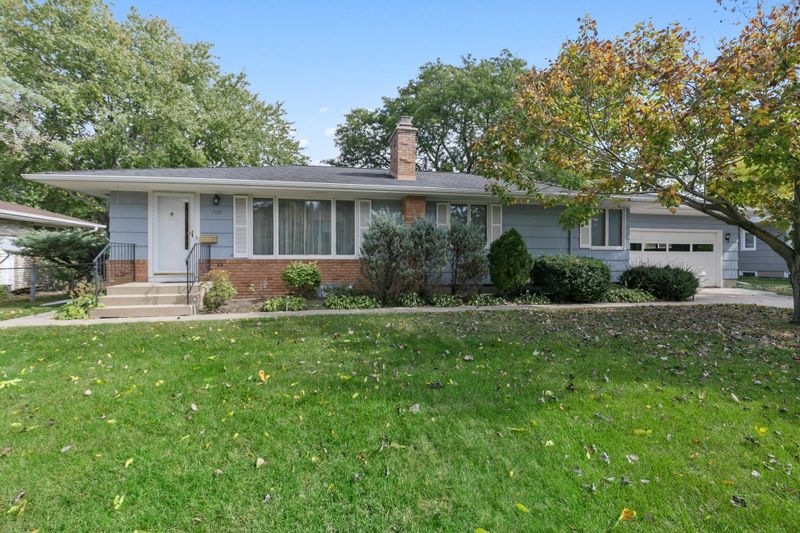 7125 Heatherton Trl, Edina, MN 55435