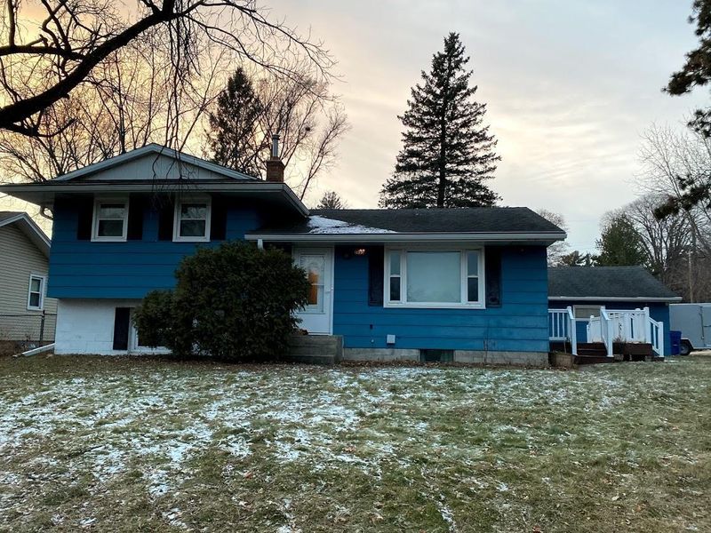 1795 Frank St, Maplewood, MN 55109