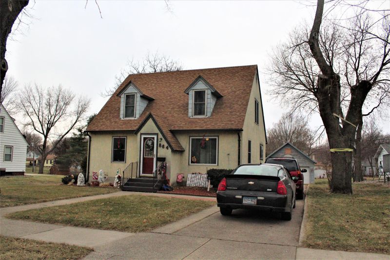 864 S Prairie Ave, Fairmont, MN 56031