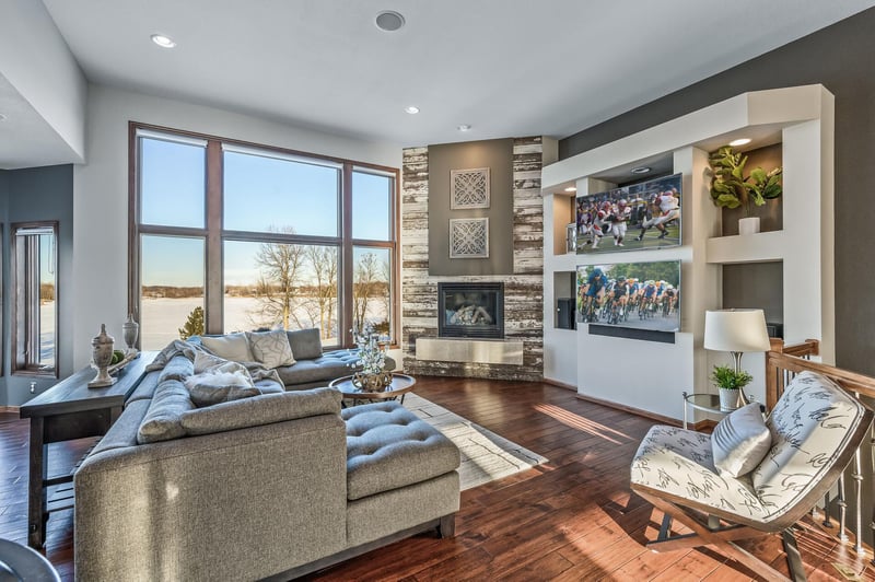 570 Hahn Dr, Shakopee, MN 55379