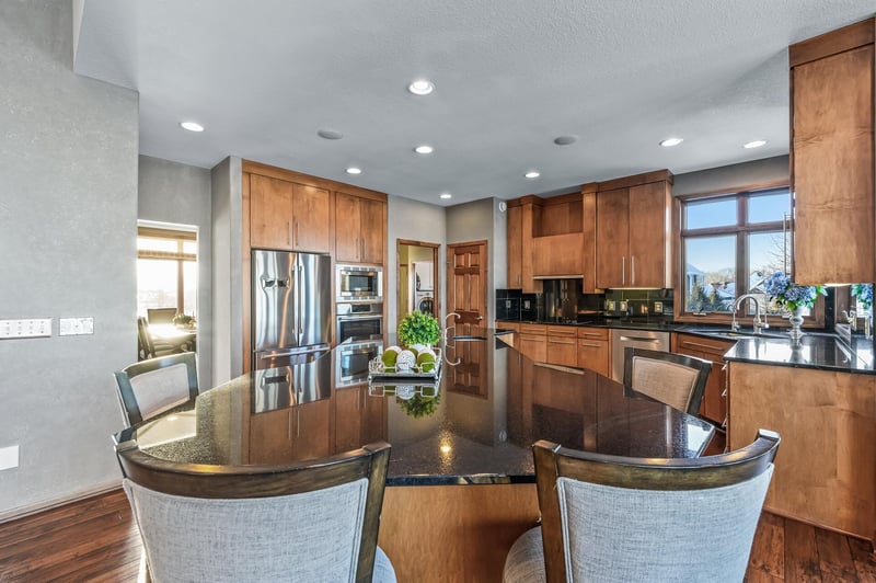 570 Hahn Dr, Shakopee, MN 55379