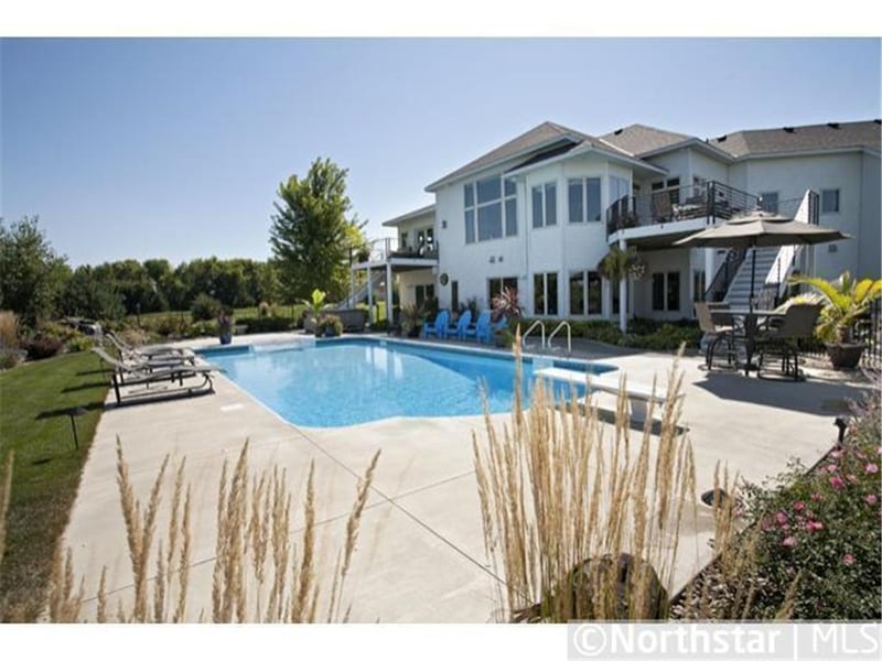 570 Hahn Dr, Shakopee, MN 55379