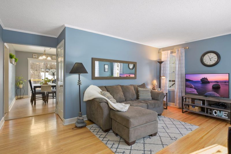 2714 Parkview Blvd, Robbinsdale, MN 55422