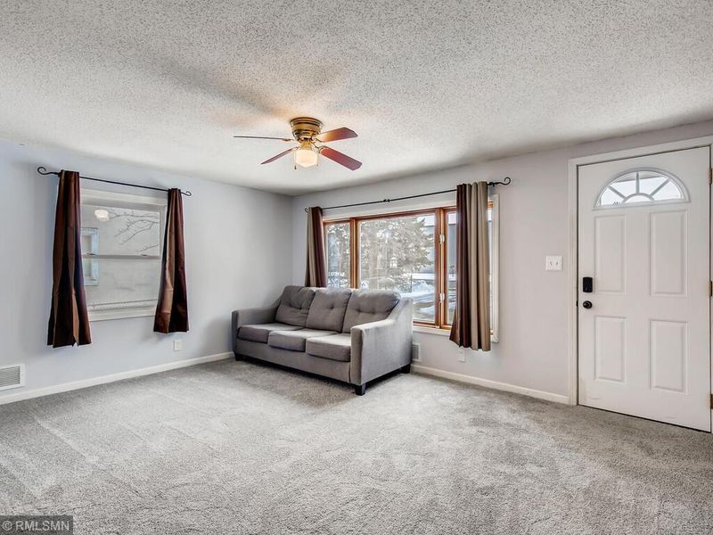 2021 3rd Ave, Newport, MN 55055