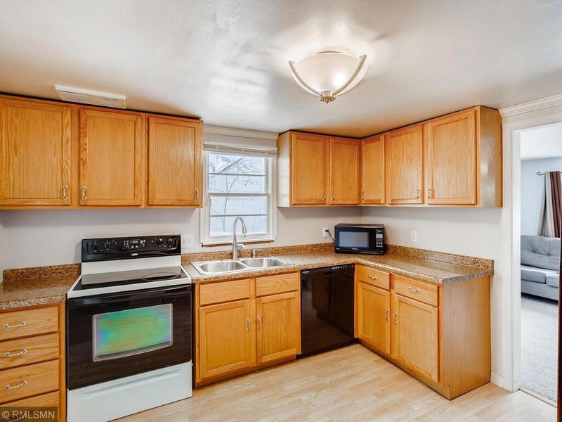 2021 3rd Ave, Newport, MN 55055