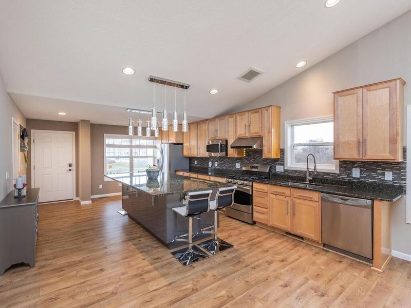 12631 Glenhurst Ave, Savage, MN 55378