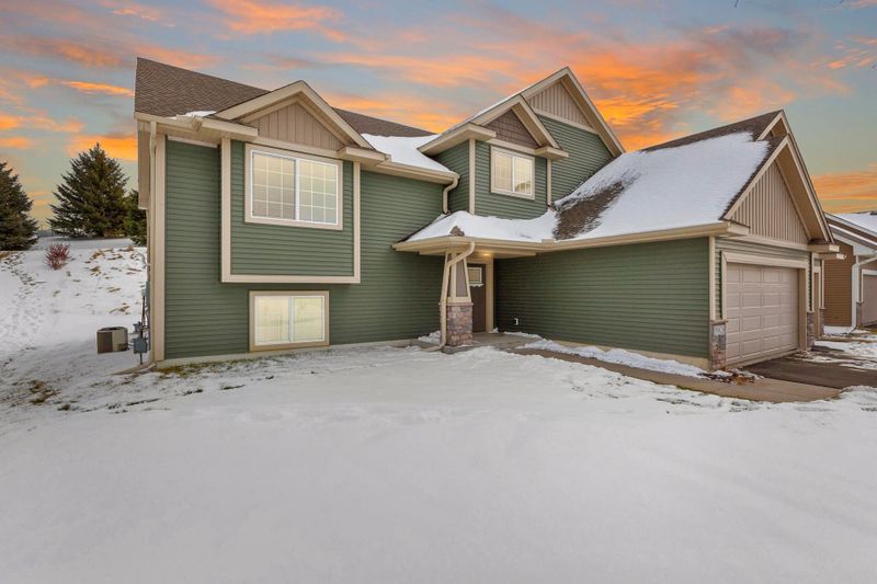 19820 Itea Ave, Lakeville, MN 55044