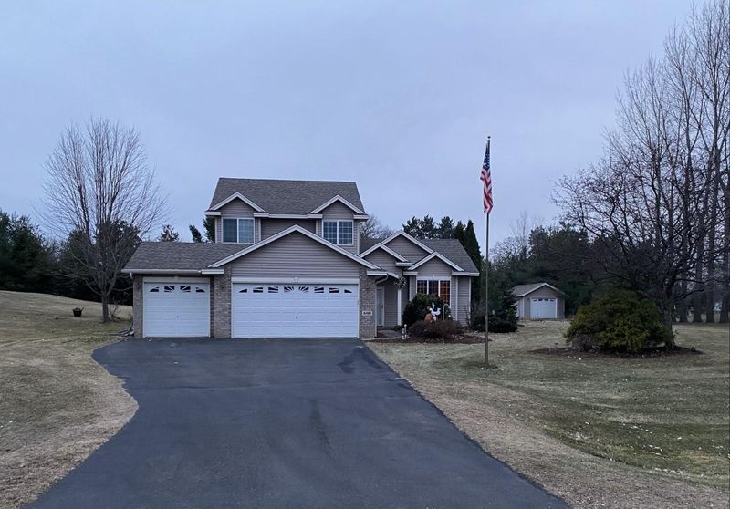 6481 262nd St, Wyoming, MN 55092
